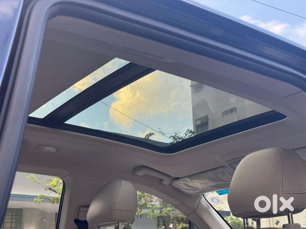 Mahindra Xuv700 2.0 Ax 7 Petrol At Str, 2023, Petrol