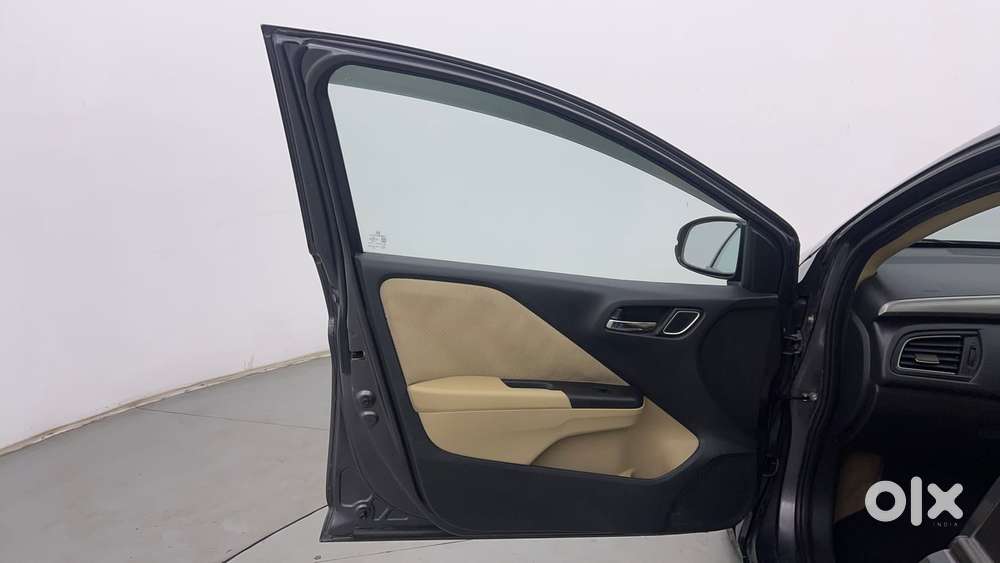 Honda City I-vtec V, 2017, Petrol