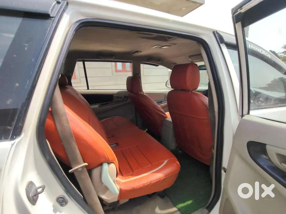 Toyota Innova 2012