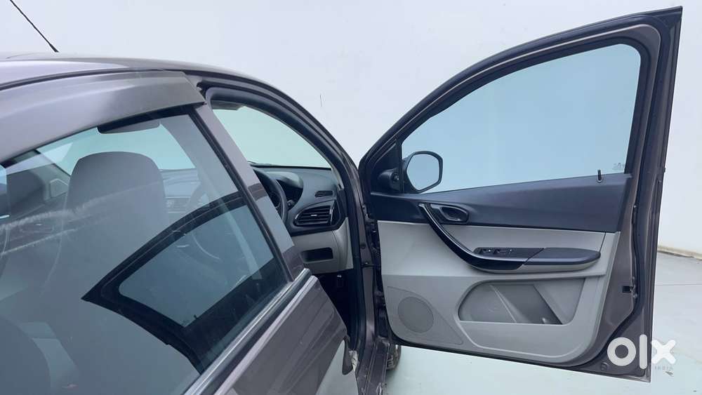 Tata Tiago 1.2 Revotron Xt, 2018, Petrol