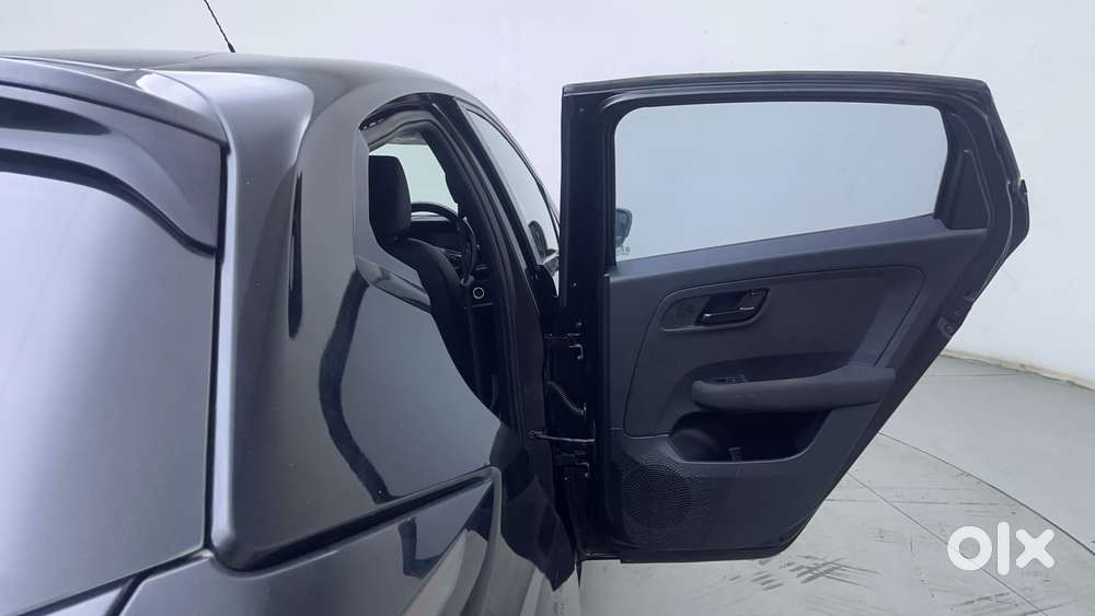 Tata Altroz 1.2 Xz Plus Dark Edition, 2022, Petrol