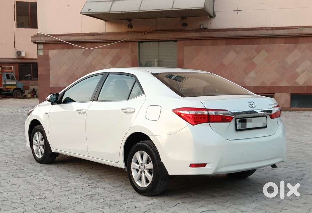 Toyota Corolla Altis G At, 2014, Petrol