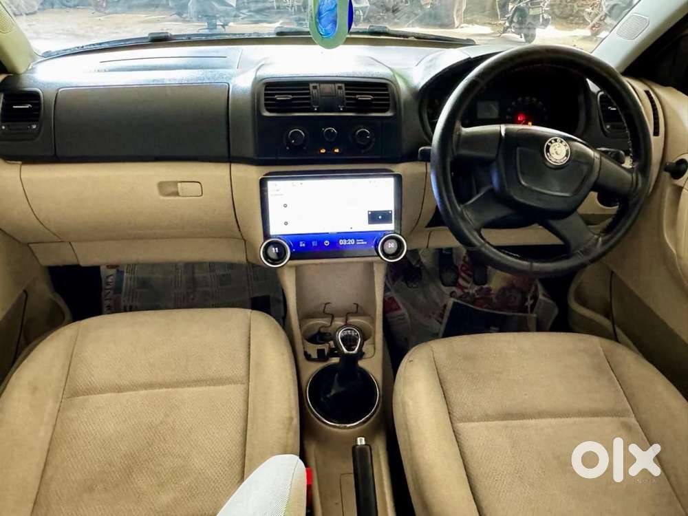 Skoda Fabia 2011 Petrol 90000 Km Driven