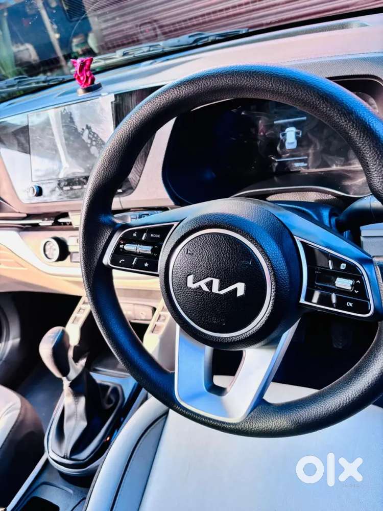 Kia Carens 2022 Petrol Good Condition
