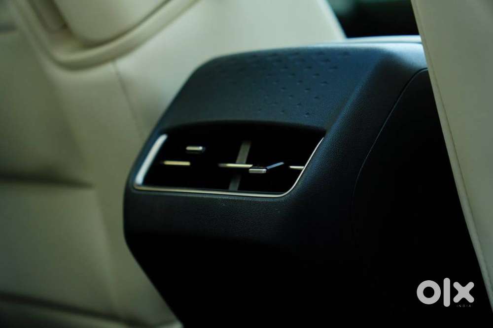 Mahindra Xev 9e Pack Three (top Model), 2025, Electric