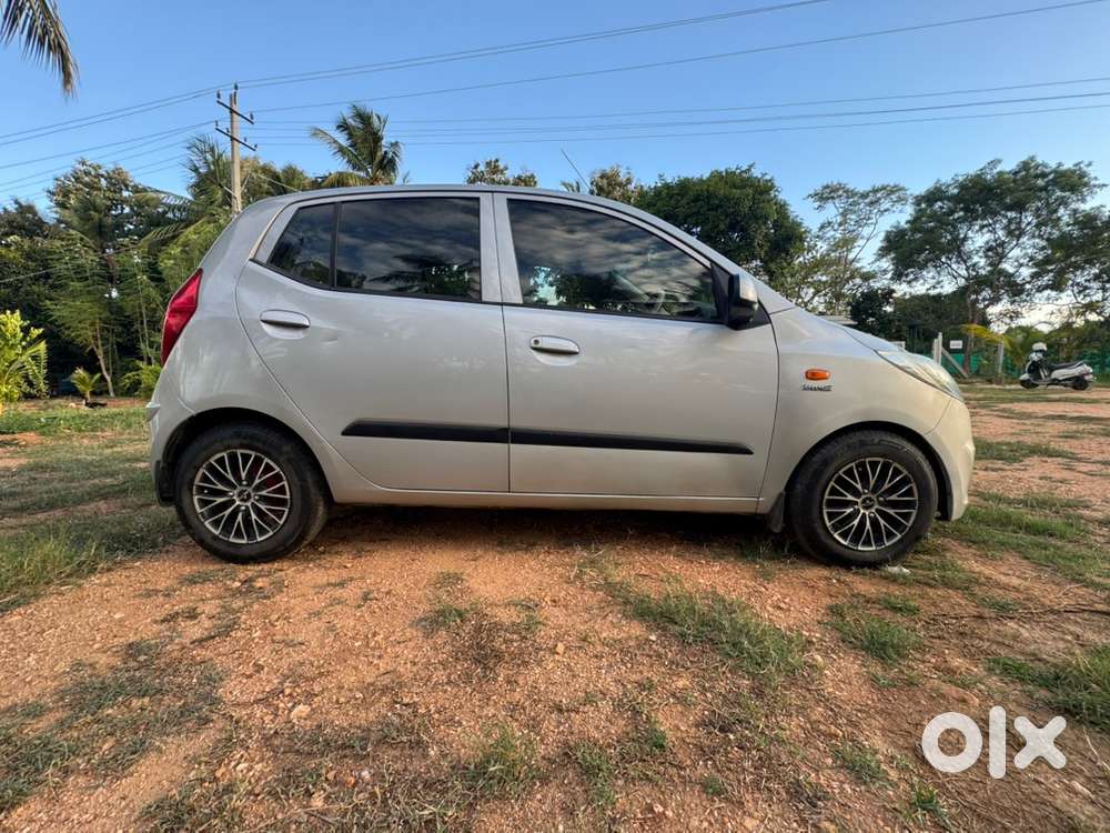 Hyundai  I10 Sportz  Petrol Manual 2015 Register Registered In2016