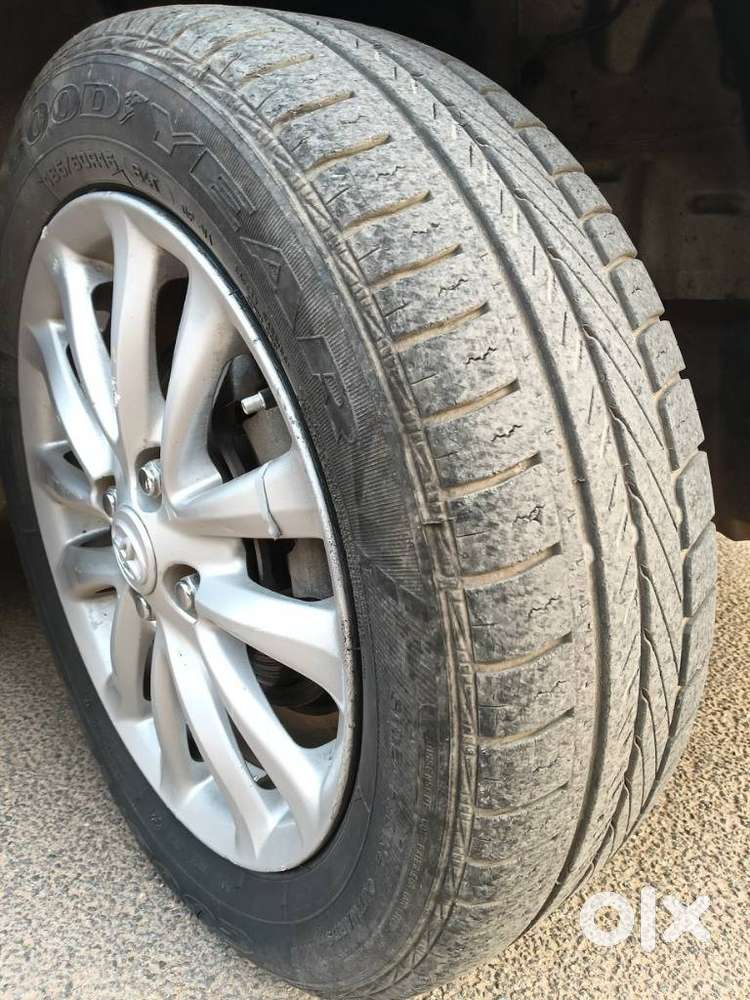 Toyota Etios Liva 2011-2012 V, 2011, Petrol