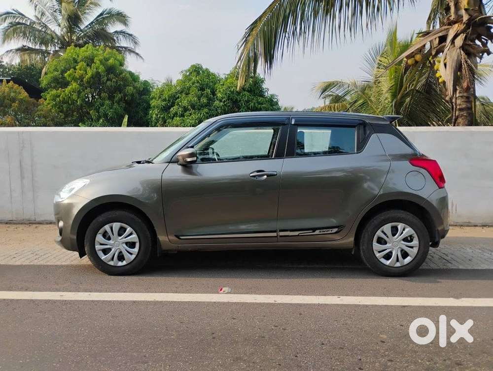 Maruti Suzuki Swift Vxi + Manual, 2025, Petrol