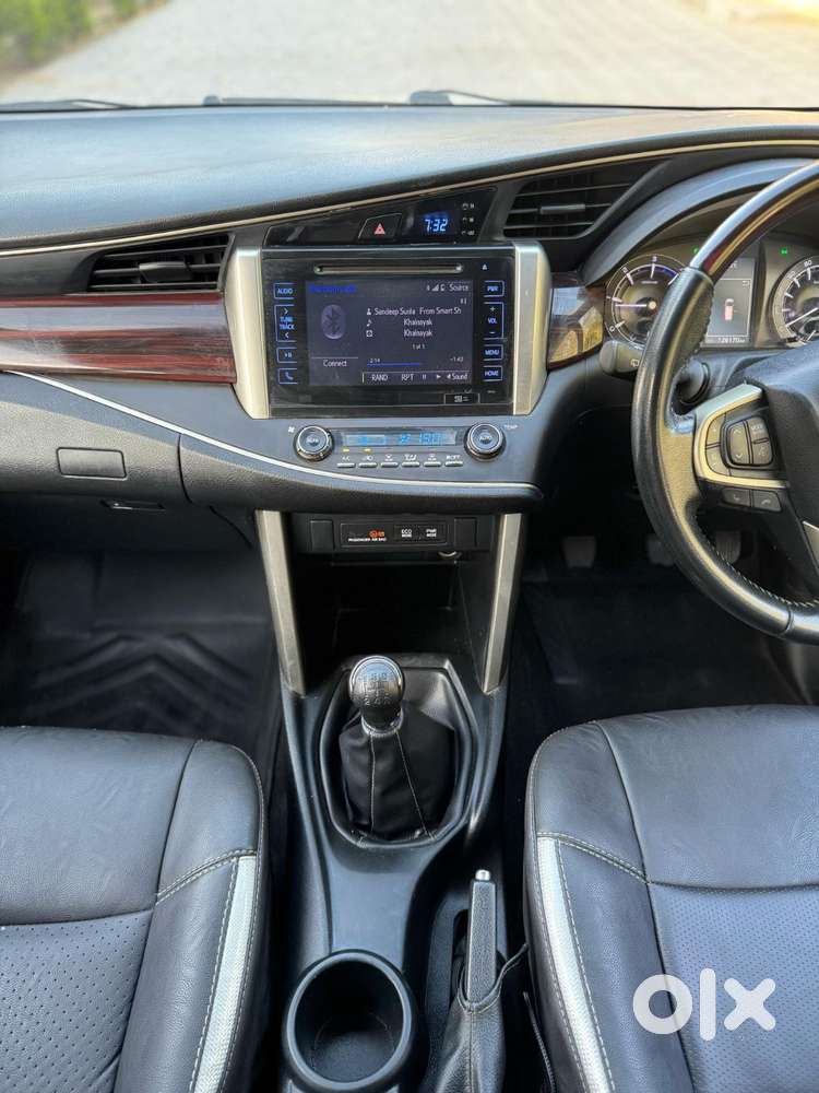 Toyota Innova Crysta [2020-ongoing] 2.4 Vx 8 Str, 2018, Diesel