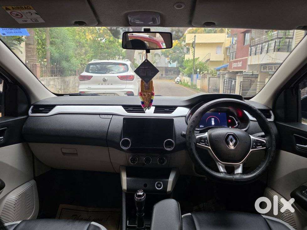 Renault Triber Rxz, 2025, Petrol