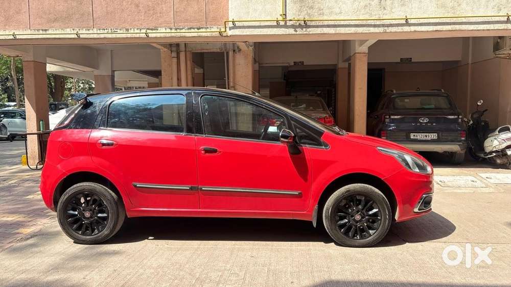 Fiat Punto Evo 2015 Diesel 74658 Km Driven With Company Records.
