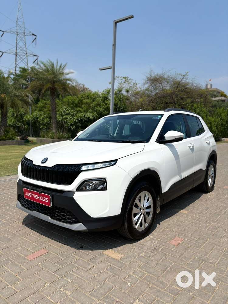 Skoda Kylaq Signature, 2025, Petrol