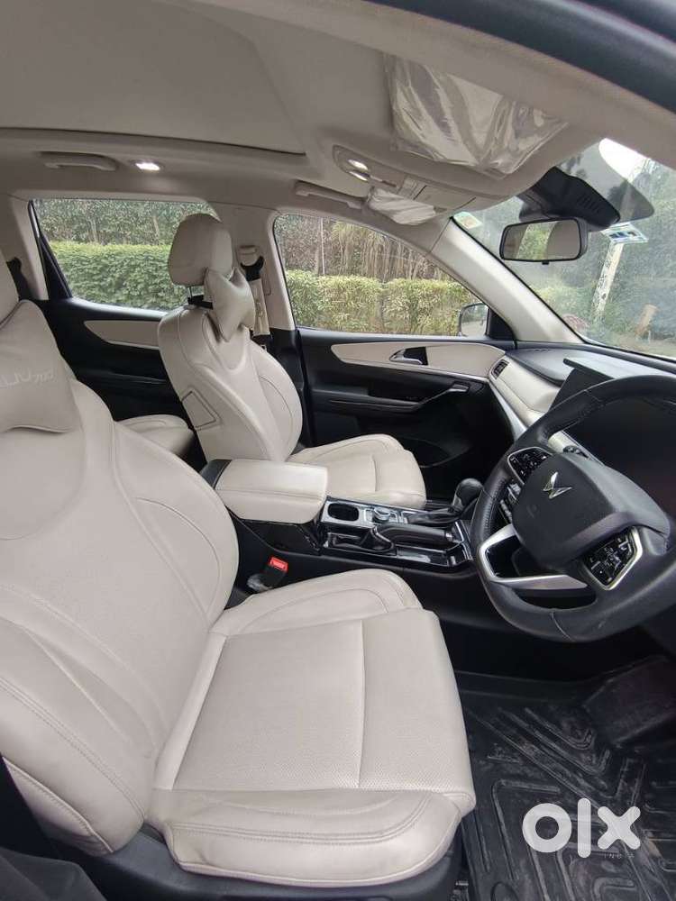 Mahindra Xuv700 2.2 Ax 7 Diesel At Str, 2022, Diesel