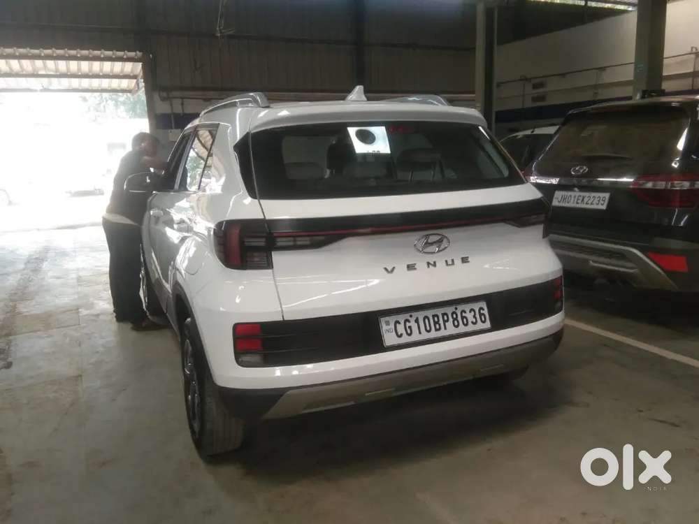 Hyundai Venue Petrol Manual 2023