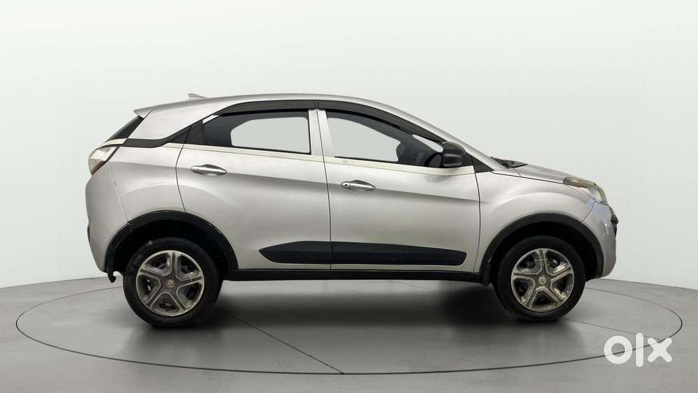 Tata Nexon 1.2 Revotron Xe, 2018, Petrol