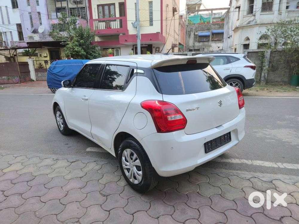Maruti Suzuki Swift Vxi + Manual, 2021, Petrol
