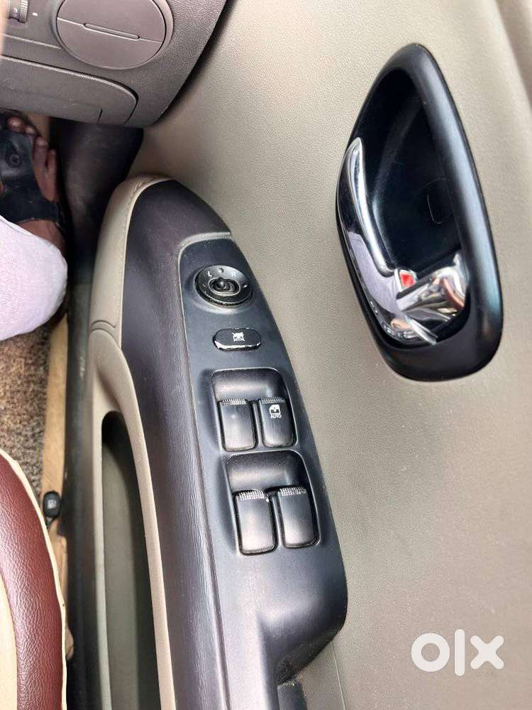 Hyundai I10 Sportz At, 2010, Petrol