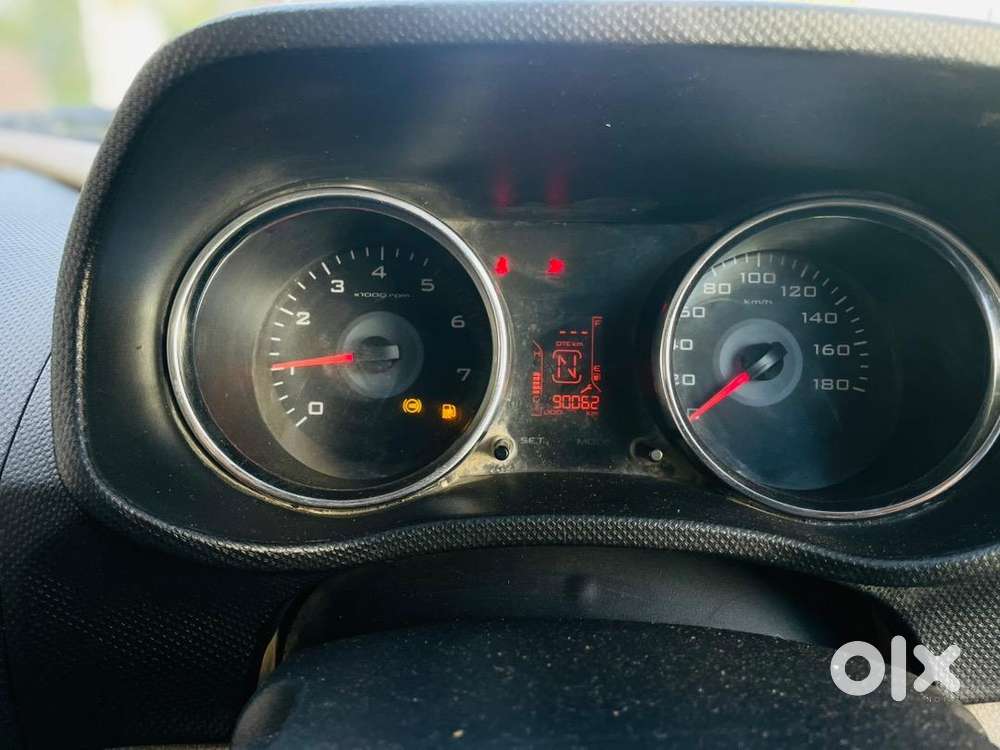 Mahindra Tuv 300 2017