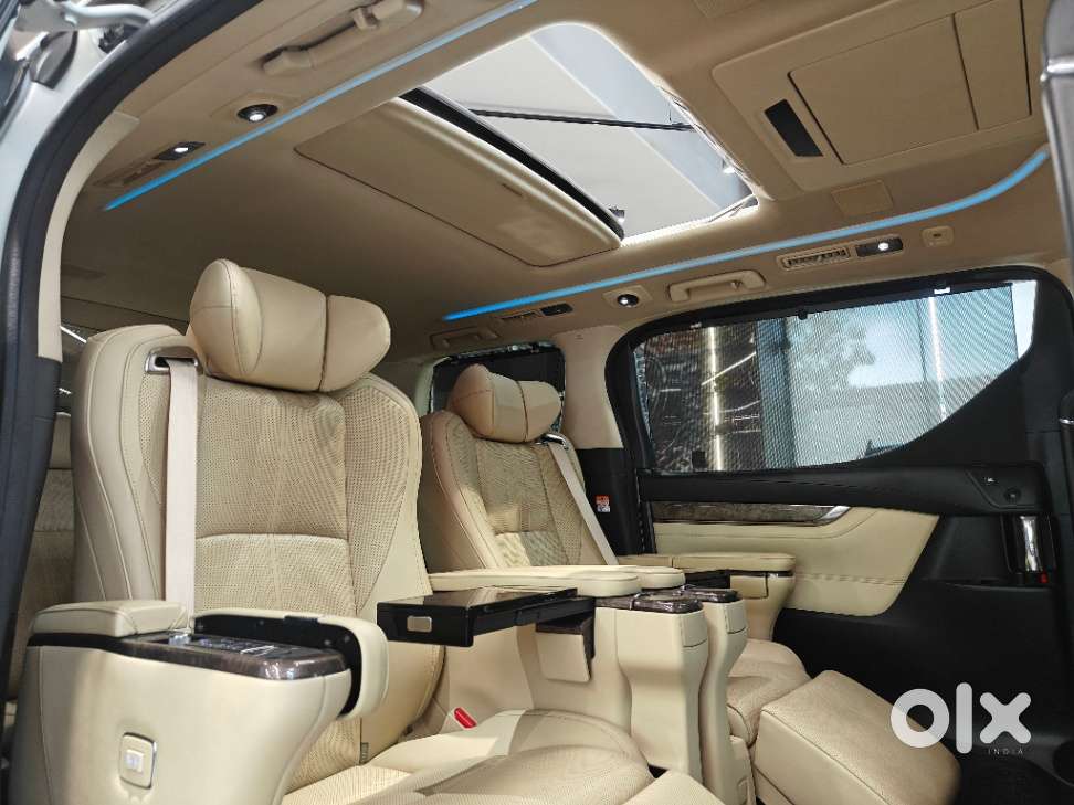 Toyota Vellfire Vip – Executive Lounge, 2023, Petrol