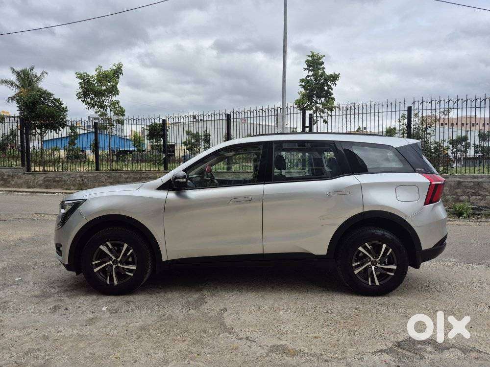 Mahindra Xuv700 2.0 Ax 5 Petrol Mt Str, 2022, Petrol