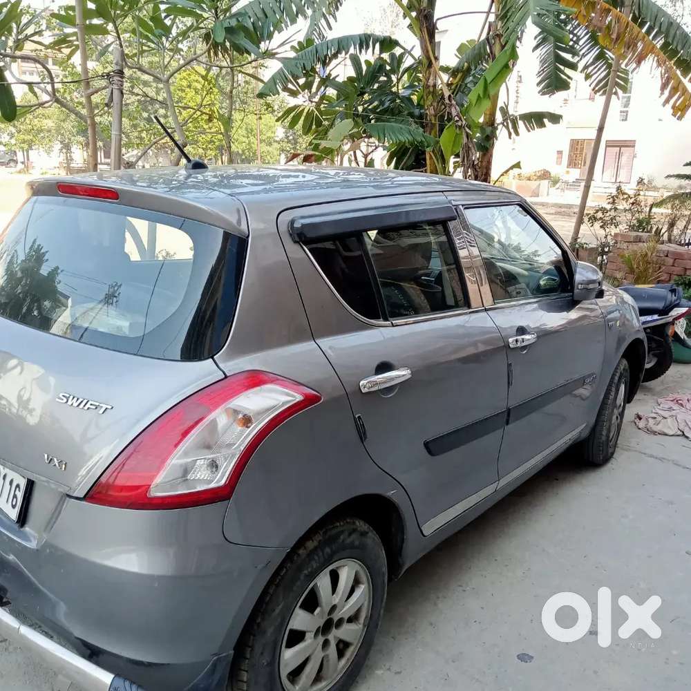 Swift Vxi 2015 Up12 Petrol 81000 Km Driven