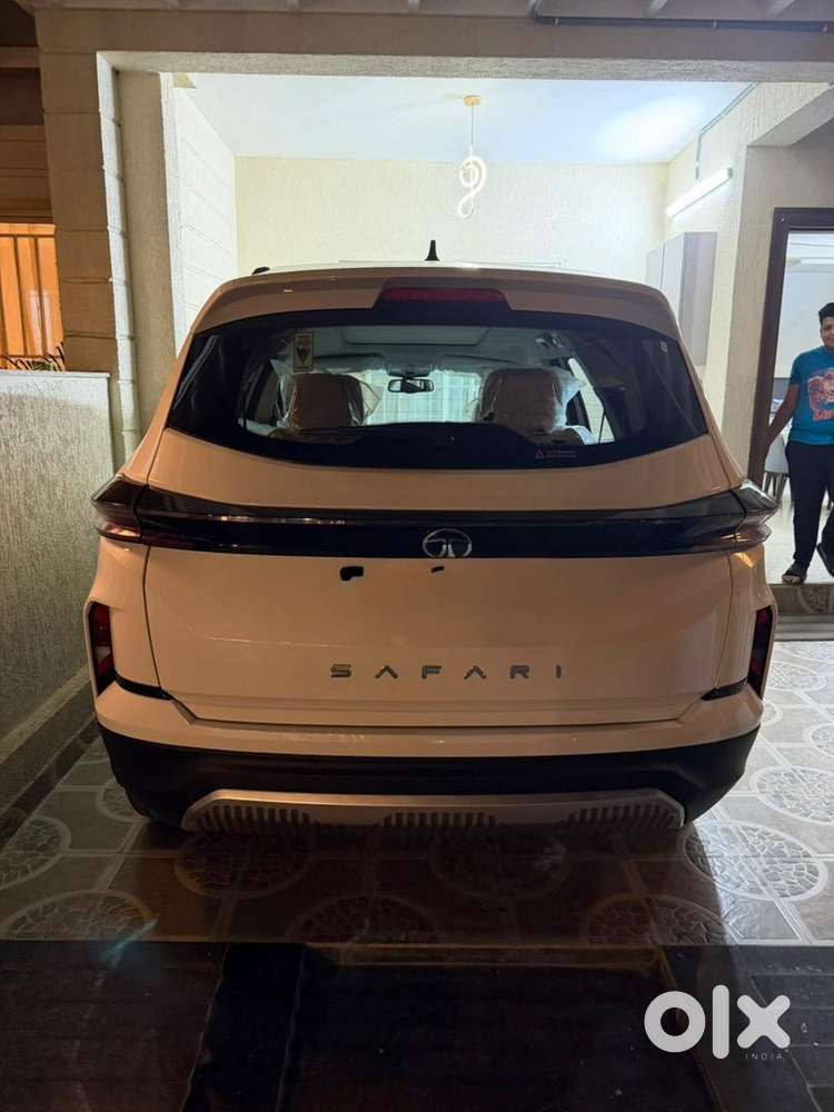 Tata Safari 2025