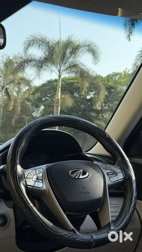 Mahindra Xuv300 1.2 W8 (o) Amt Petrol, 2023, Petrol