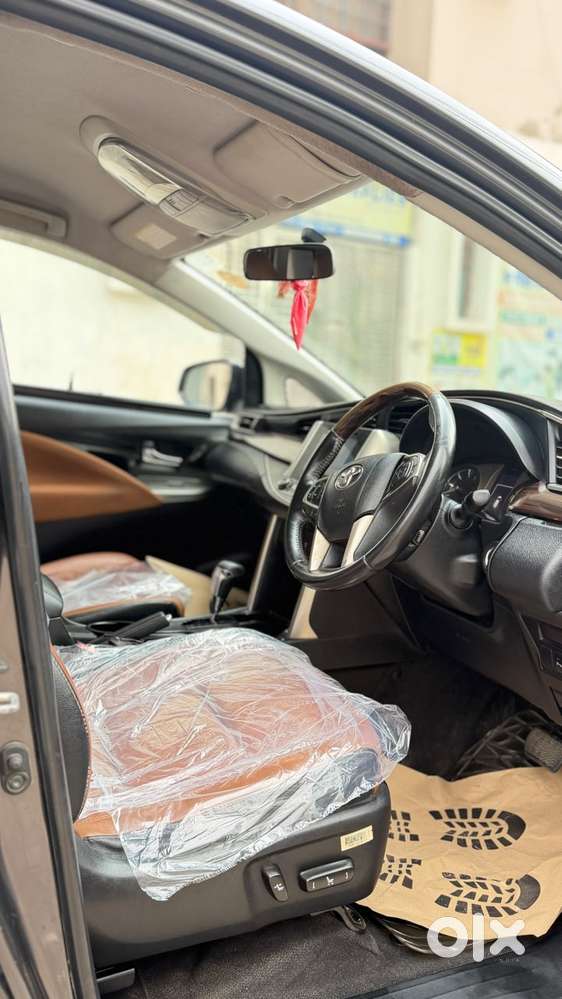 Toyota Innova Crysta 2.8z Automatic, 2016, Diesel