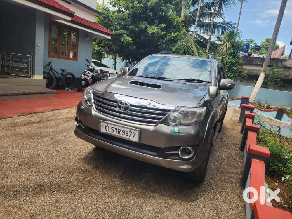 Toyota Fortuner 2012