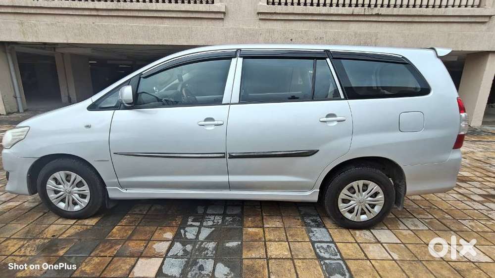 Toyota Innova 2.5 E Diesel Ms 8-seater, 2012, Diesel