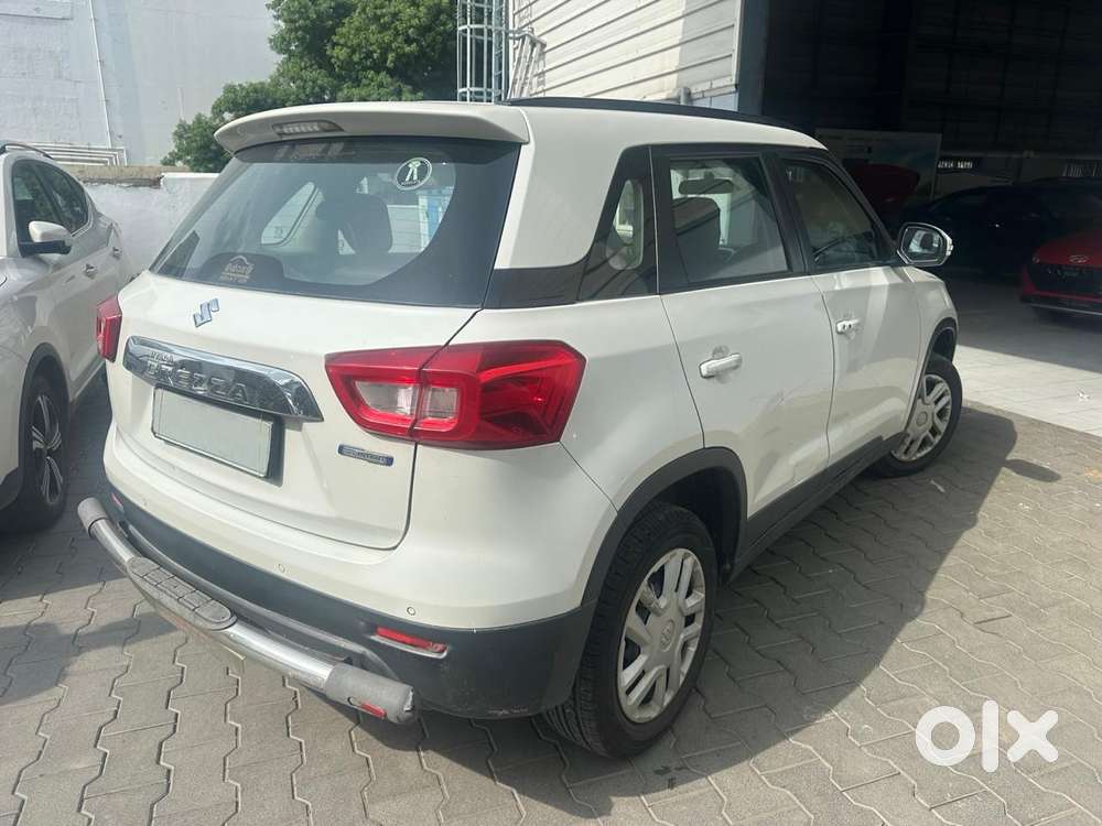 Maruti Suzuki Brezza Vxi At, 2020, Petrol