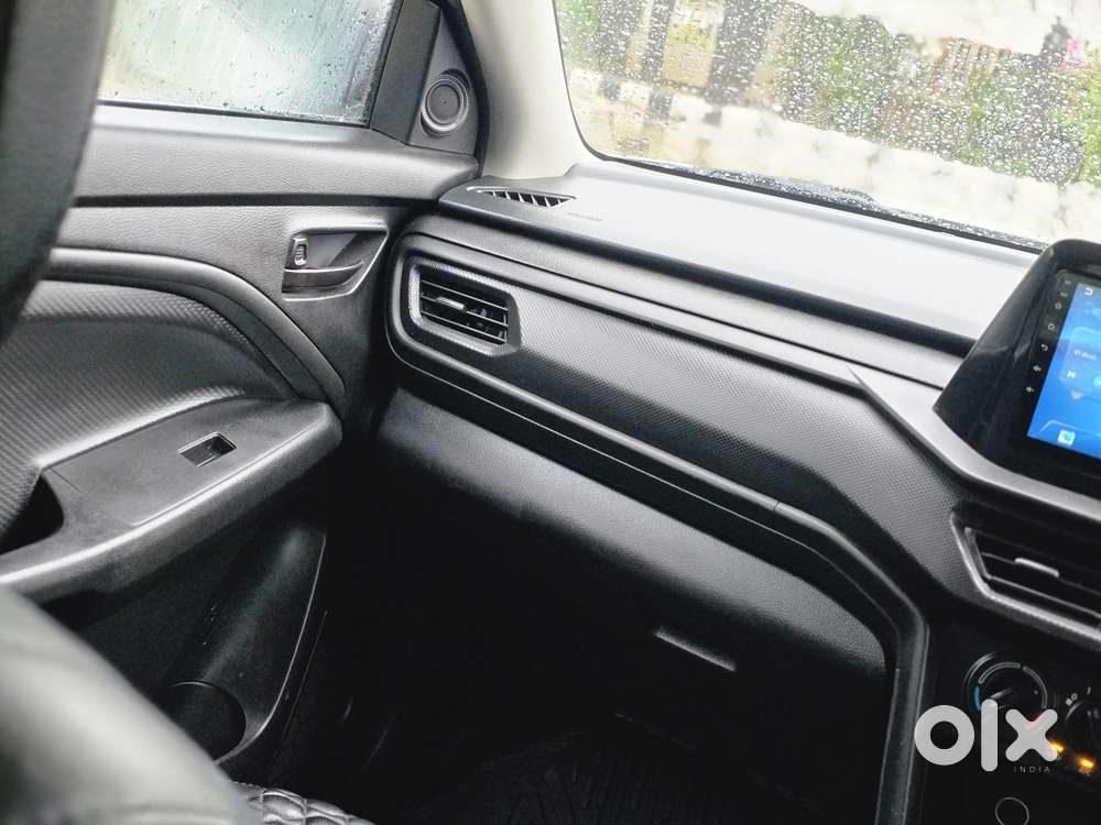 Maruti Suzuki Brezza 1.5 Lxi Cng, 2024, Cng & Hybrids