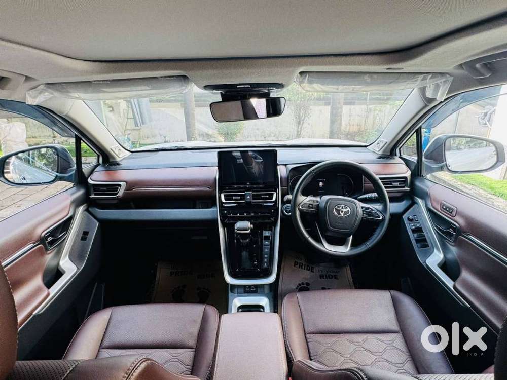 Toyota Innova Hycross 2.0 Zx (o) Hybrid 7 Str, 2023, Petrol