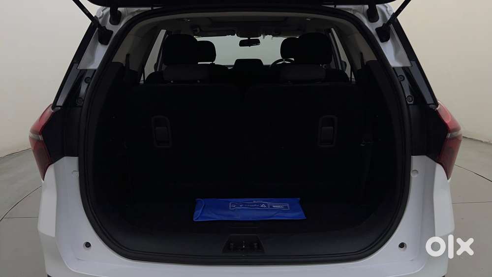 Mahindra Xuv700 2.2 Ax 5 Diesel At 7 Str, 2025, Diesel