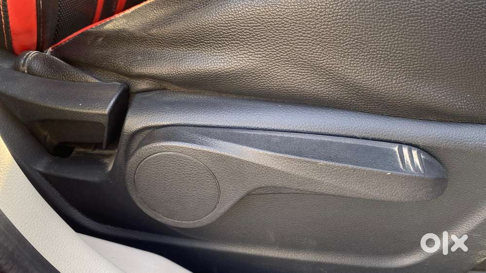 Mahindra Xuv300 W8, 2020, Petrol