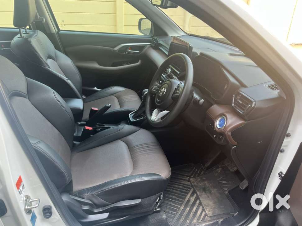 Toyota Urban Cruiser Hyryder 1.5 V Hybrid, 2023, Petrol