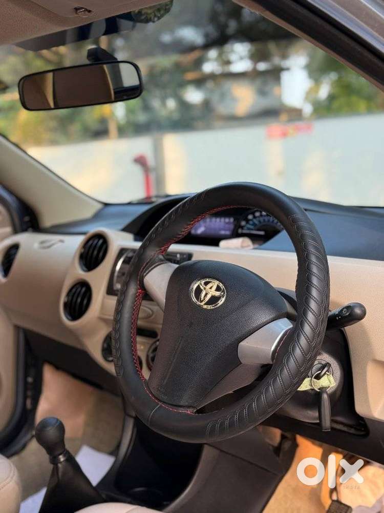 Toyota Etios Liva V Limited, 2017, Petrol