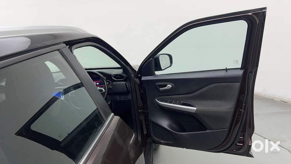 Nissan Magnite 1.0 Xv Premium, 2021, Petrol