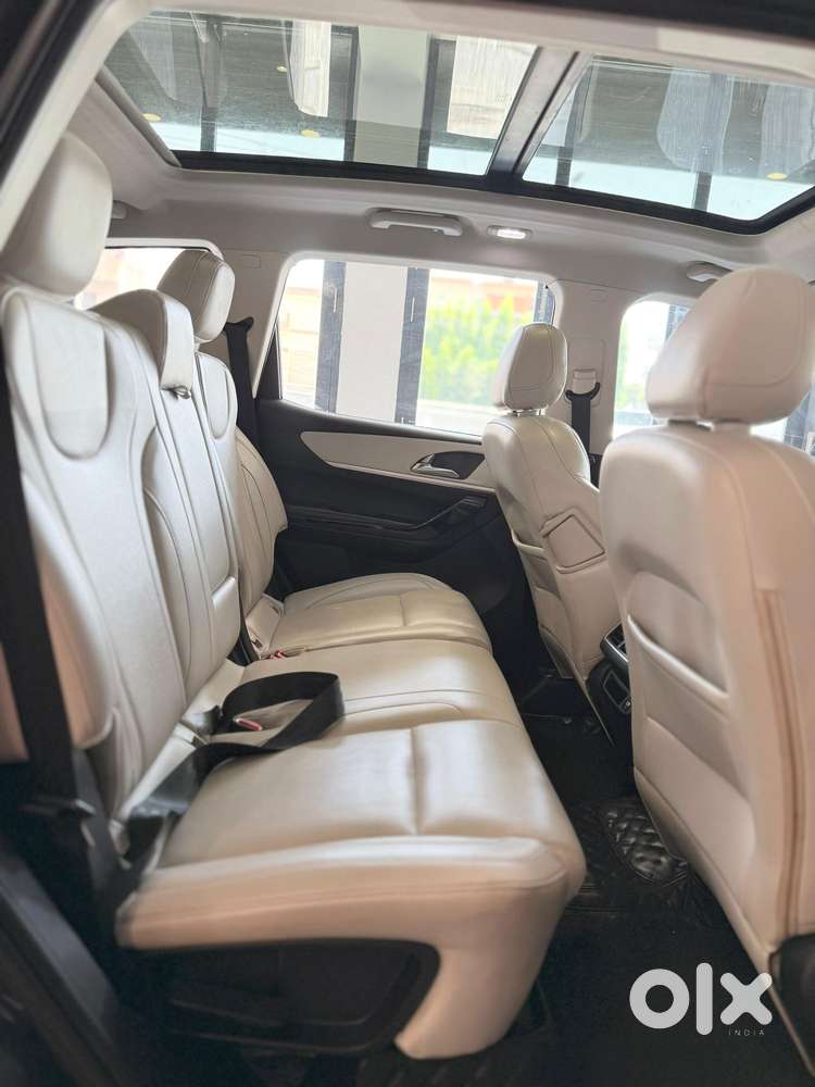 Mahindra Xuv700 2.2 Ax 7 Diesel At Str Awd, 2022, Diesel