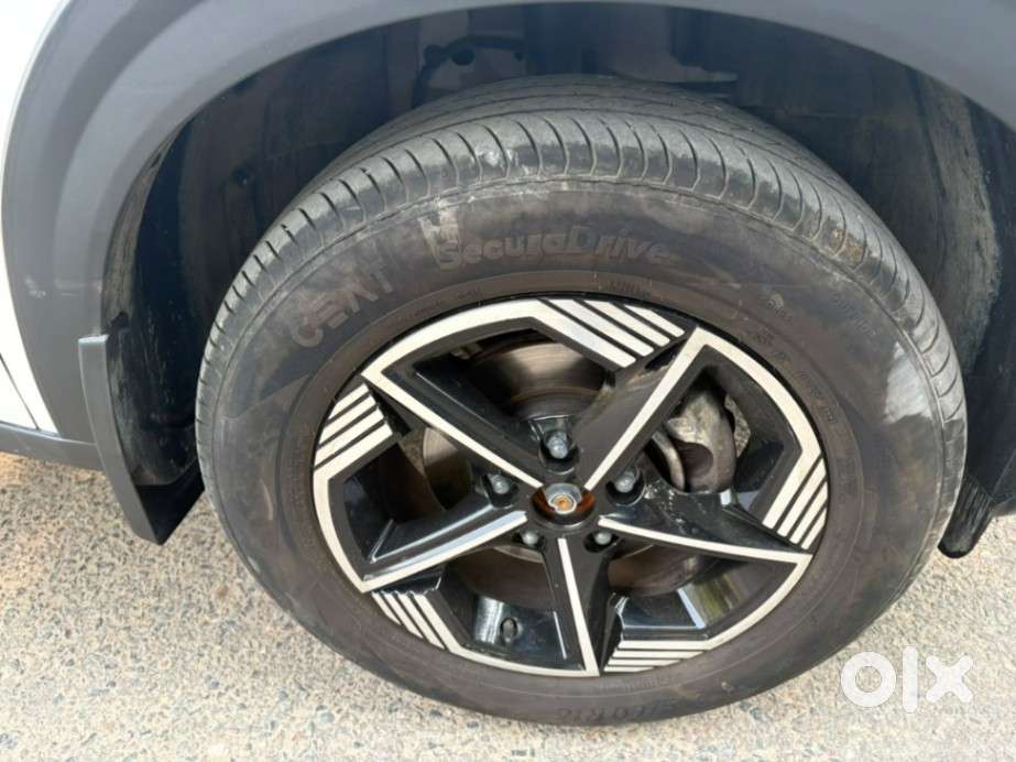 Tata Nexon Creative 1.2 Revotron Petrol 6 Mt, 2025, Petrol