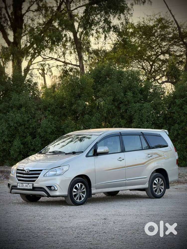 Toyota Innova 2.5 Vx 8 Str Bs-iii, 2016, Diesel