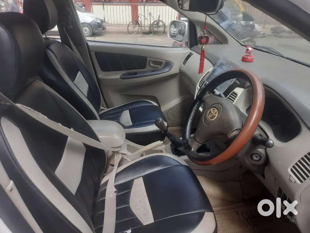 8 Seater Toyota Innova 2010 Diesel 145000 Km Driven Insurance Valid