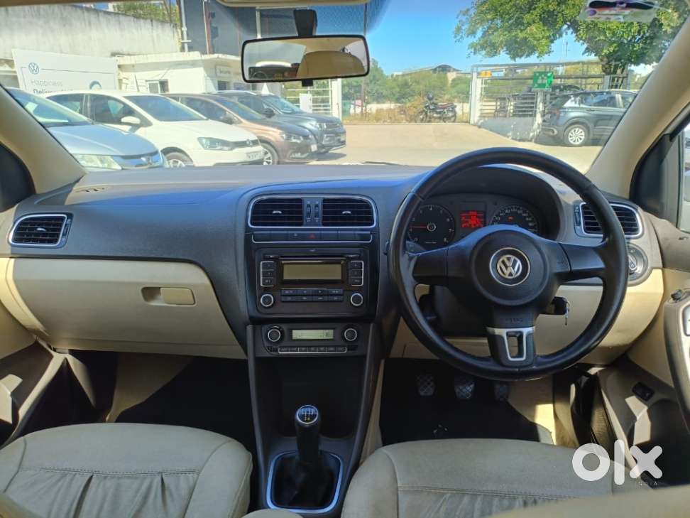 Volkswagen Vento 2010-2013 Petrol Highline, 2011, Petrol