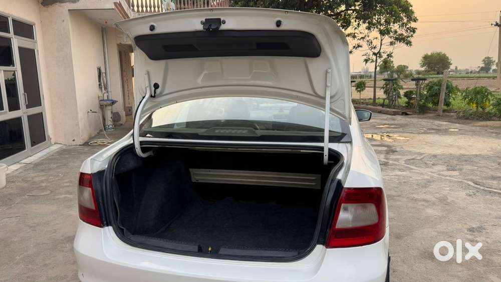 Skoda Rapid Elegance 2014 Diesel