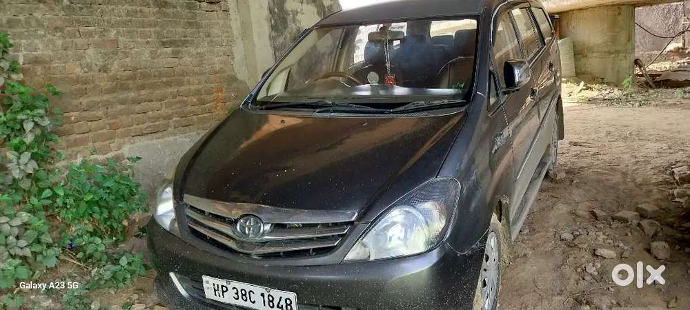 Toyota Innova 2012 Diesel 450000 Km Driven