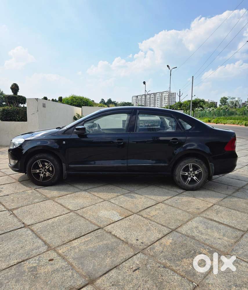 Skoda Rapid 1.0 Matte Edition Tsi At, 2013, Petrol