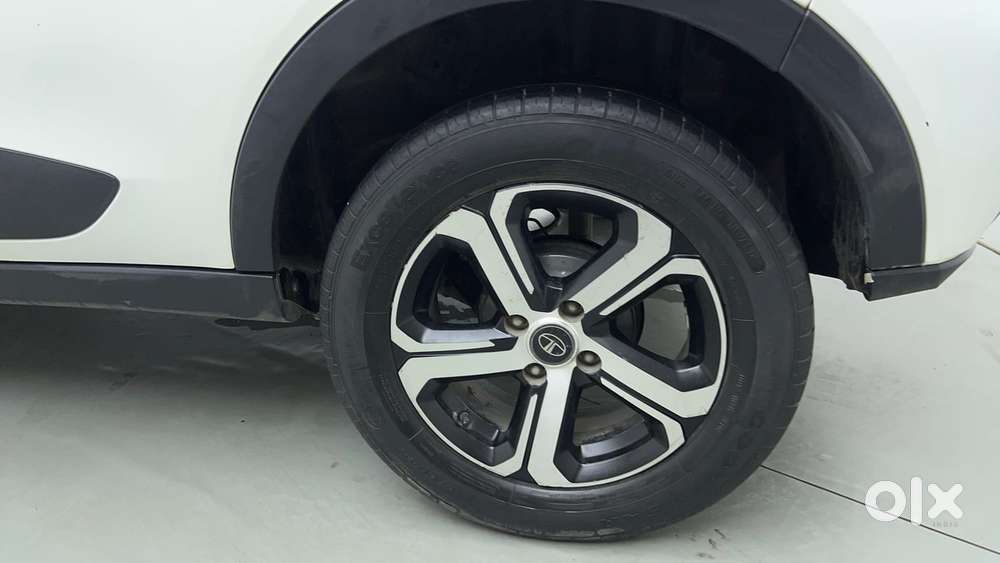 Tata Nexon 1.5 Revotorq Xza Plus S Amt, 2021, Petrol