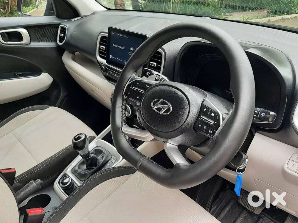 Hyundai Venue 1.0 S (o) Turbo Dct, 2023, Petrol