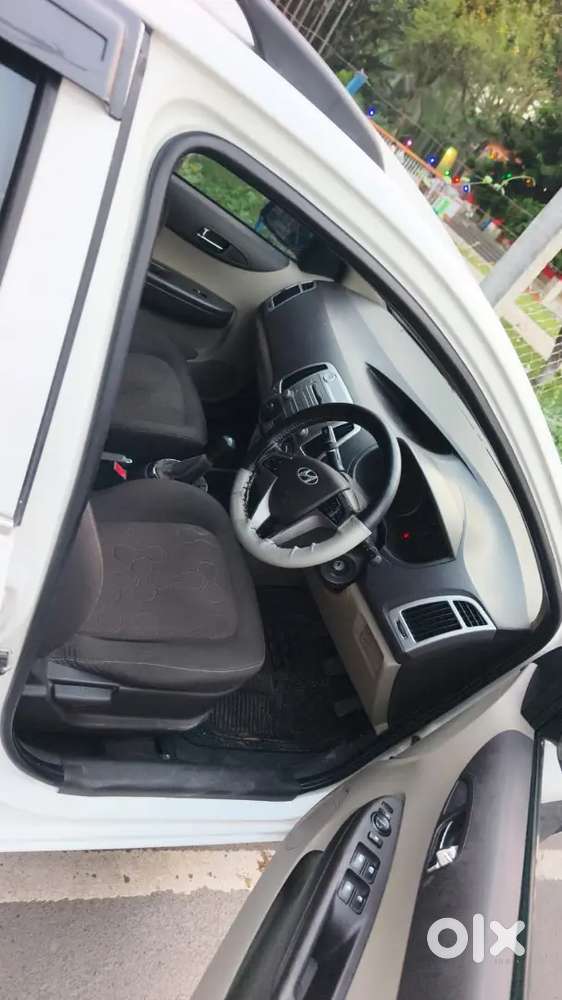 Hyundai I20 Sportz 2012 Manual = Life Time Tax ...