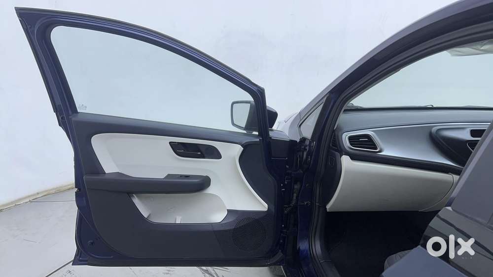 Tata Altroz Xm (s) Petrol, 2024, Petrol